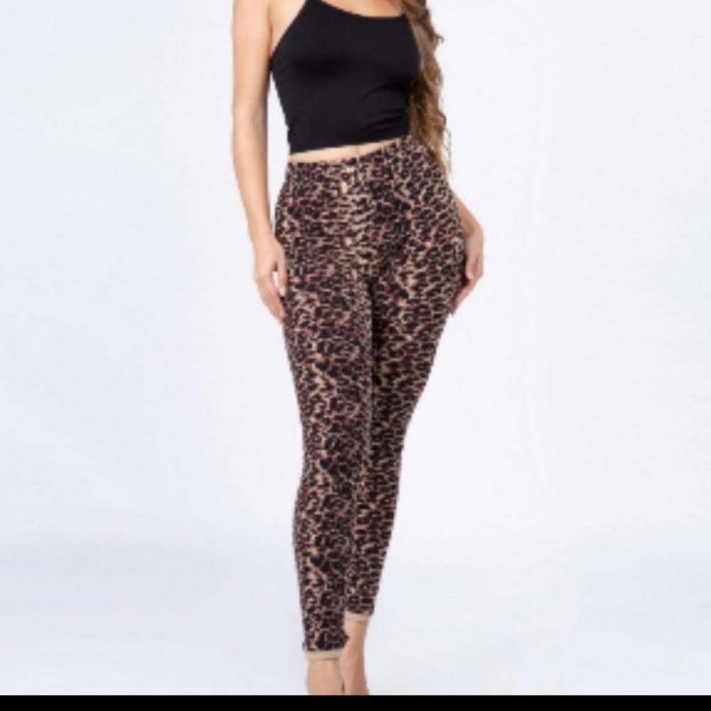 Peach Skin Cheetah Print Leggings - Picture 2 of 8